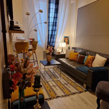 T1 Au Quartier Des Batignolles Париж