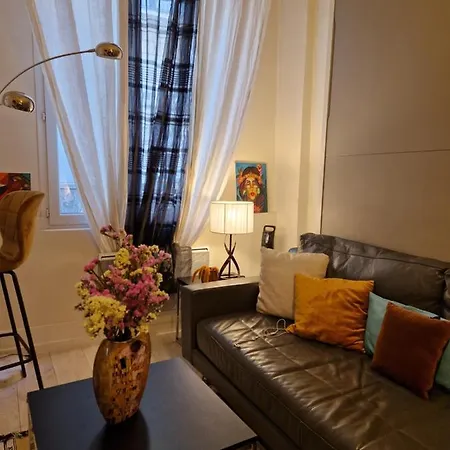 T1 Au Quartier Des Batignolles Париж